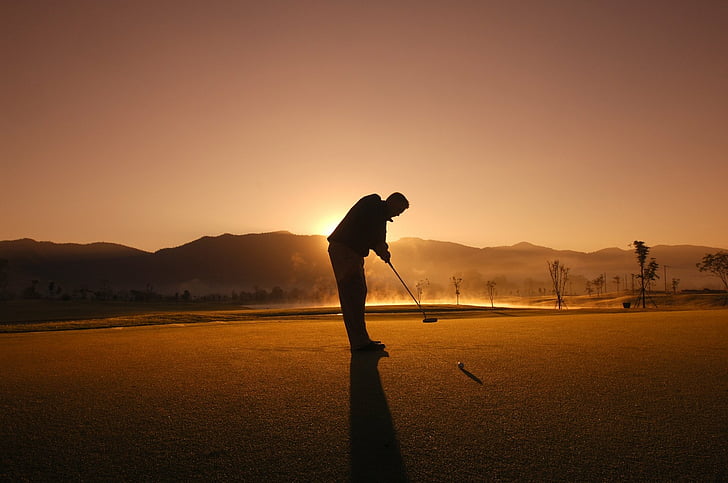 Golf, klub golfowy, pole golfowe, golfista, mężczyzna, sylwetka, sport, zachód słońca, Tapety HD