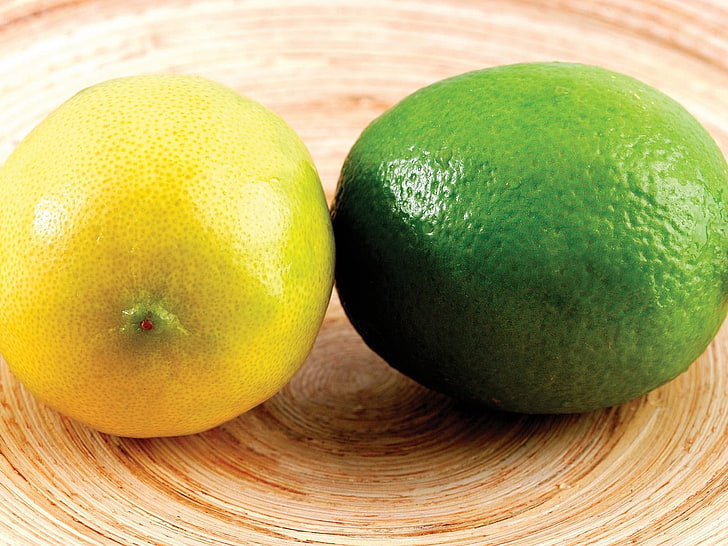 dwa żółte i zielone owoce cytrusowe, cytryna, limonka, cytrusy, Tapety HD