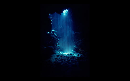 Underwater Cave Diver Blue Black Sunlight HD, ธรรมชาติ, ดำ, น้ำเงิน, แสงแดด, ใต้น้ำ, ถ้ำ, นักดำน้ำ, วอลล์เปเปอร์ HD HD wallpaper