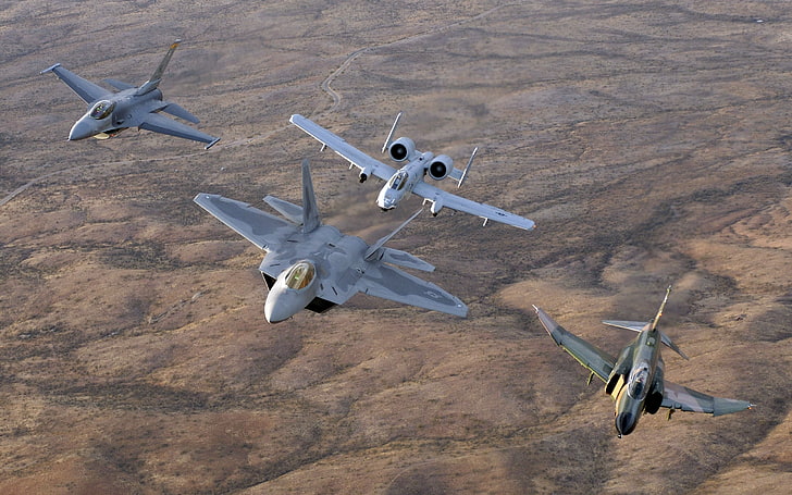 четыре серых истребителя, General Dynamics F-16 Fighting Falcon, McDonnell Douglas F-4 Phantom II, Fairchild A-10 Thunderbolt II, F-22 Raptor, военный самолет, самолет, реактивный истребитель, ВВС США, HD обои