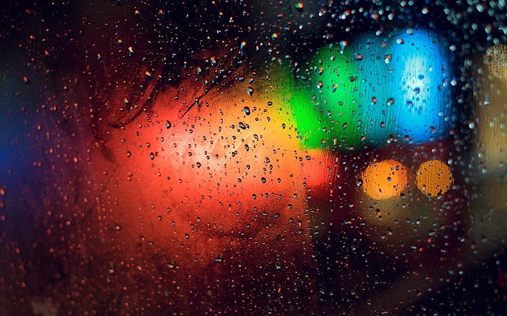 agua húmeda sobre vidrio, luces, lluvia, macro, gotas de agua, colorido, bokeh, agua sobre vidrio, Fondo de pantalla HD