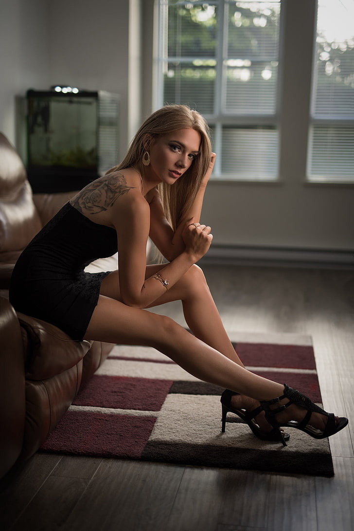sitting, legs, tattoo, women, model, 500px, Kyle Cong, couch, high heels, bare shoulders, HD wallpaper