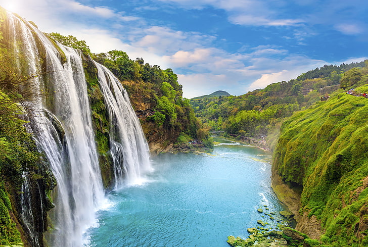 wodospady otoczone zielonymi liśćmi drzew, krajobraz, rzeka, skały, wodospad, lato, piękne, tropikalne, Tapety HD