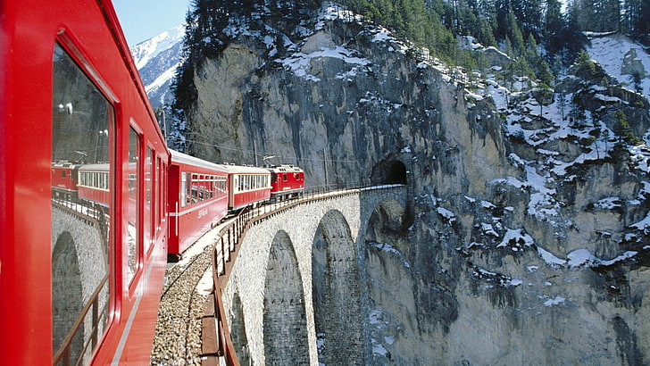 rött tåg, natur, landskap, berg, snö, vinter, moln, träd, tåg, järnväg, bro, tunnel, reflektion, röd, Schweiz, HD tapet