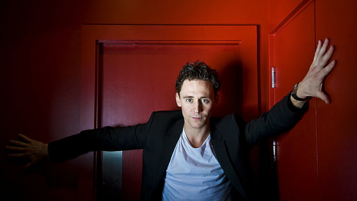 homem de casaco preto e blusa branca, Tom Hiddleston, Celebridades mais populares de 2015, ator, Vi a luz, Pico carmesim, Vingadores: Era de Ultron, HD papel de parede