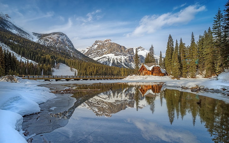 casa de madera marrón, naturaleza, paisaje, lago, cabaña, invierno, montañas, nieve, reflexión, bosque, puesta de sol, Columbia Británica, agua, Fondo de pantalla HD