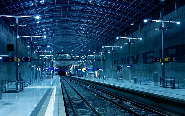 محطة القطار ، مترو الانفاق ، السكك الحديدية ، في الداخل ، إنارة الشوارع، خلفية HD