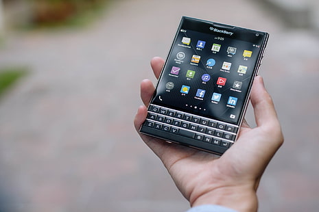 black BlackBerry QWERTY phone, blackberry, smart phone, mobile phone, hand, HD wallpaper HD wallpaper