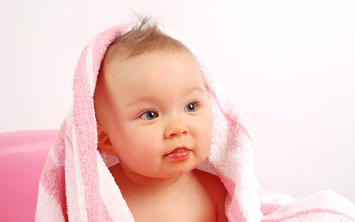 Pembe Havlu Bebek, bebeğin pembe ve beyaz çizgili banyo havlusu, Bebek, pembe, sevimli, havlu, HD masaüstü duvar kağıdı