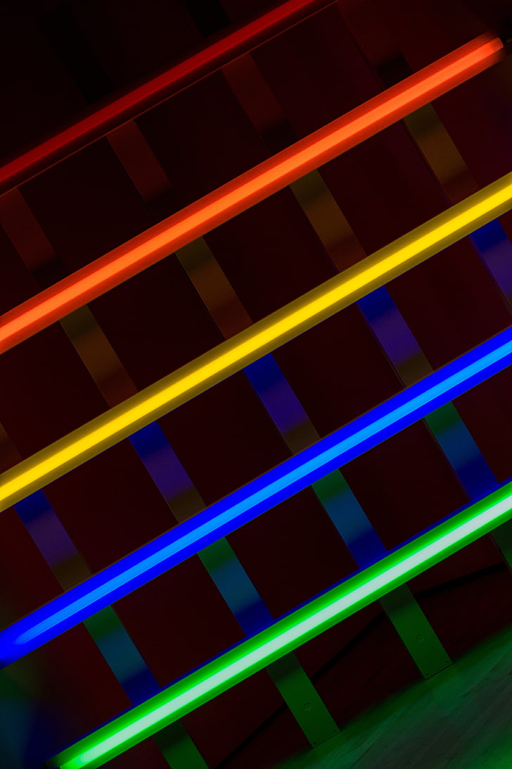 luzes LED vermelhas, amarelas, azuis e verdes, linhas, diagonalmente, multicoloridas, HD papel de parede, papel de parede de celular