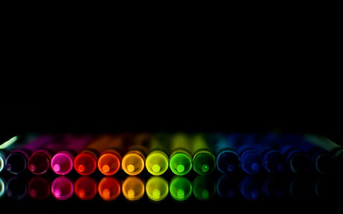 Crayons de couleur, assortiment de crayons de couleur, couleurs, bureau, vivant, crayons de couleur, Fond d'écran HD HD wallpaper
