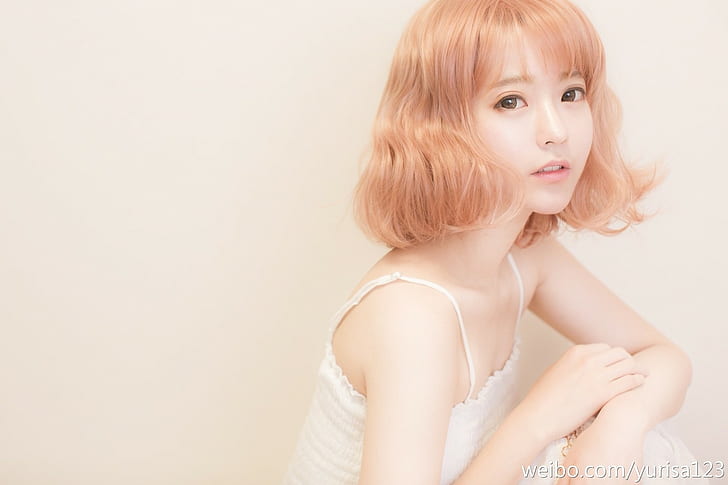 Haut à bretelles spaghetti blanches pour femmes, Yurisa Chan, modèle coréen, Fond d'écran HD