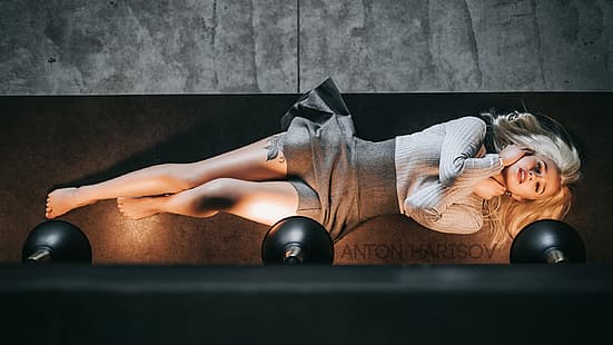 момиче, поза, лампа, крака, пола, татуировка, Антон Харисов, Катрин Тимонов, HD тапет HD wallpaper