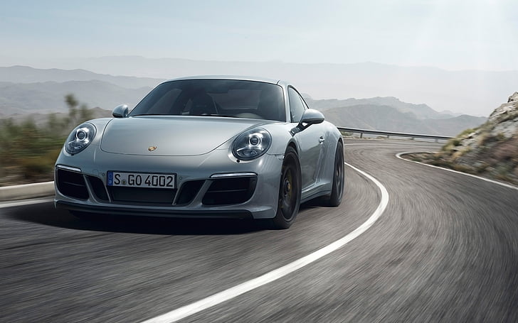 сребърно купе на сив горен път през деня, Porsche 911 GTS, Carrera 4 GTS, 2017, HD тапет