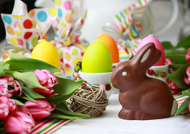 Easter bunny, Chocolate, Tulips, Eggs, Table, HD wallpaper