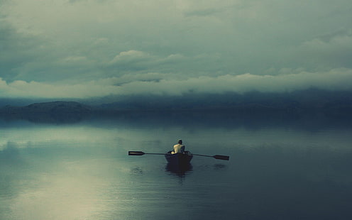 camisa blanca, bote, lago, niebla, aislamiento, solo, Fondo de pantalla HD HD wallpaper