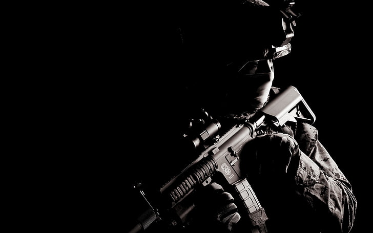 灰色のアサルトライフル、武器、背景、兵士、 HDデスクトップの壁紙