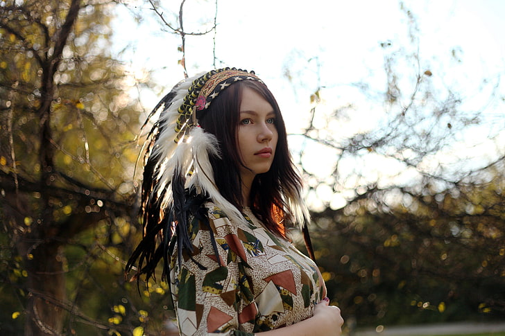 women's white and brown top, autumn, girl, light, hat, feathers, the Indians, headdress, the leader, roach, HD wallpaper