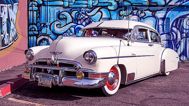 شيفروليه ، 1949 ، شيفروليه ، لورايدر ، سيارة قديمة ، سيارة قديمة ، سيارة كلاسيكية ، فن الشارع ، شيفروليه فليت لاين ديلوكس ، جرافيتي ، جرافيتي ، سيارة بيضاء، خلفية HD