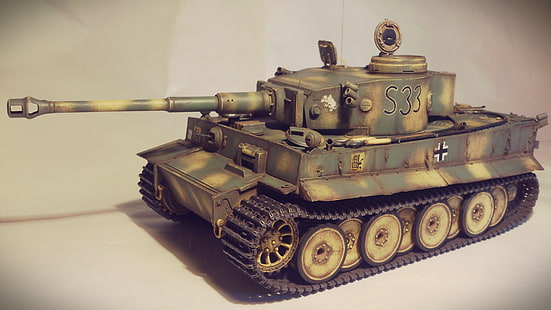 Ilustración de tanque de batalla marrón y beige, juguete, tanque, tigre, alemán, modelo, pesado, Pz.Kpfw.VI, Fondo de pantalla HD HD wallpaper