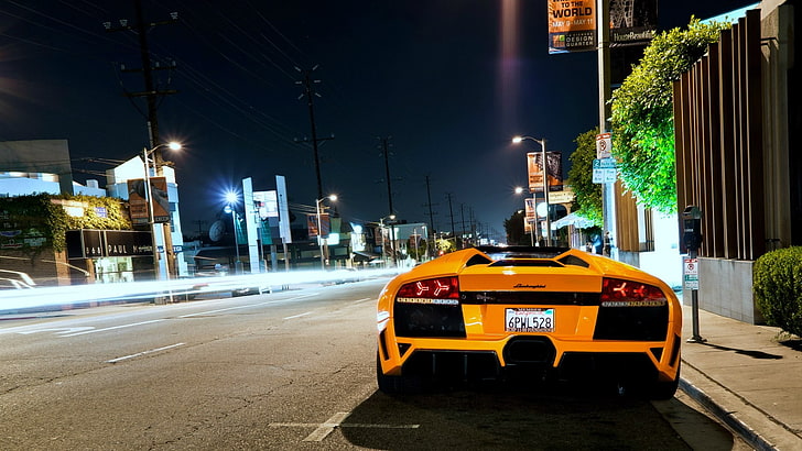 желтый Lamborghini Aventador спортивное купе, оранжевый спортивный автомобиль, припаркованный на обочине дороги, автомобиль, Lamborghini, Lamborghini Murcielago, желтые автомобили, ночь, автомобиль, HD обои