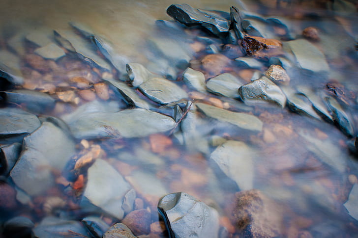 gray and brown stone pebbles with water, Dawn, walk, gray, brown stone, pebbles, water, blur, Leicestershire, Canon, nature, rock - Object, outdoors, HD wallpaper