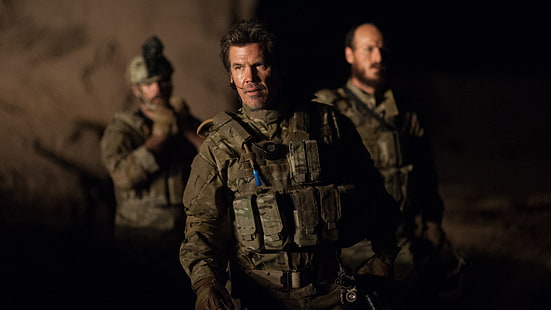 Drei Soldaten in einem dunklen Raum, Sicario, Emily Blunt, Benicio del Toro, Josh Brolin, HD-Hintergrundbild HD wallpaper