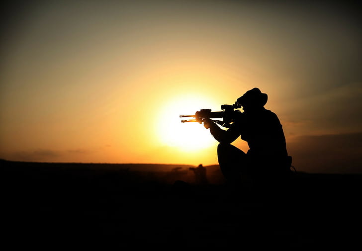 Hommes, soldat, coucher de soleil, fusil, fusils, silhouette, hommes, soldat, coucher de soleil, fusil, fusils, silhouette, 2048x1420, Fond d'écran HD