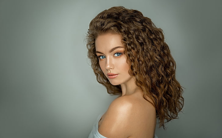 women, face, Grigoriy Lifin, simple background, bare shoulders, portrait, curly hair, blue eyes, Alina Zaslavskaya, HD wallpaper