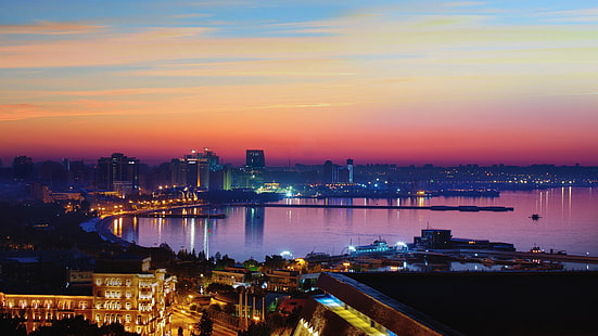 المباني الشاهقة ، المدينة ، مناظر المدينة ، الشروق ، أذربيجان ، أضواء المدينة، خلفية HD HD wallpaper