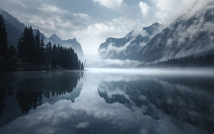 calm body of water, nature, water, landscape, morning, mist, lake, mountains, clouds, reflection, trees, Dolomites (mountains), Italy, HD wallpaper