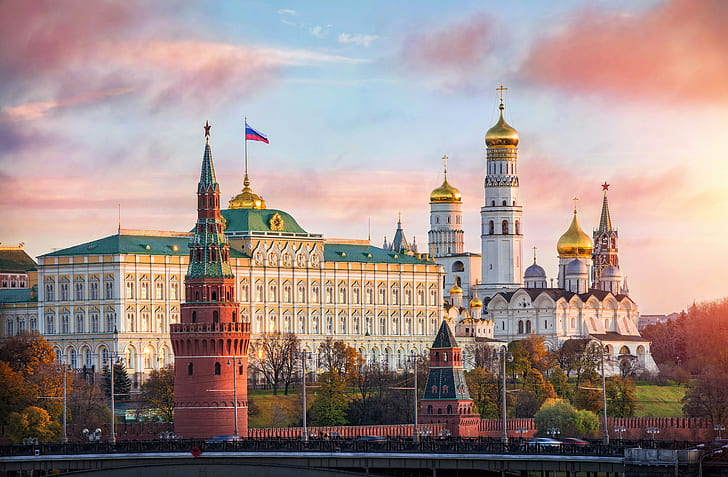 Chiesa, Mosca, il muro del Cremlino, la capitale della Russia, la bandiera della Federazione Russa, il Grand Kremlin Palace, Sfondo HD