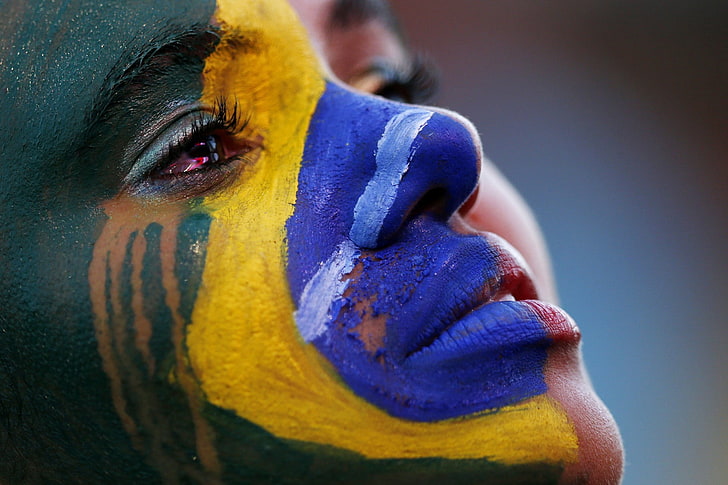 FIFAワールドカップ、ブラジルの女の子、サッカー、ファン、泣いている、 HDデスクトップの壁紙