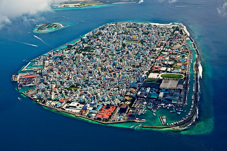 ville, maison, île, Maldives, architecture, toits, ville, navire, stade, nuages, vue aérienne, urbain, bateau, port, mer, baie, Fond d'écran HD