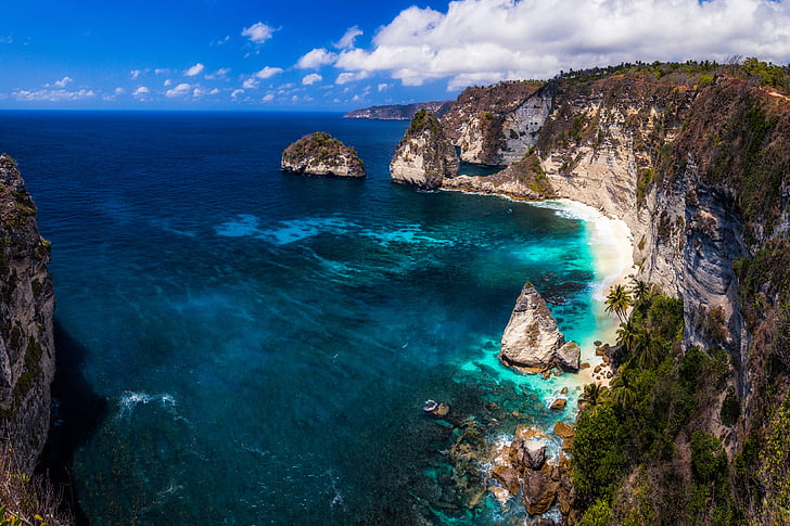 su kütlesi yakınında kaya oluşumu, Nusa Penida, Ada, Bali, Endonezya, 4K, HD masaüstü duvar kağıdı