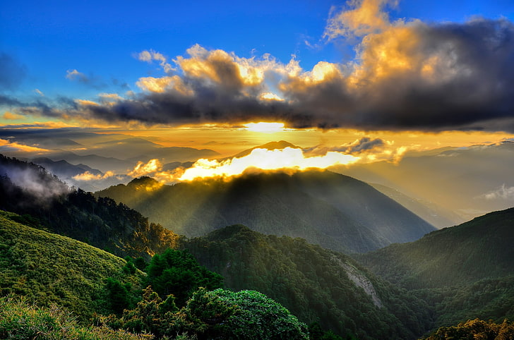 green mountains, mountain, fog, clouds, sun, rays, morning, HD wallpaper