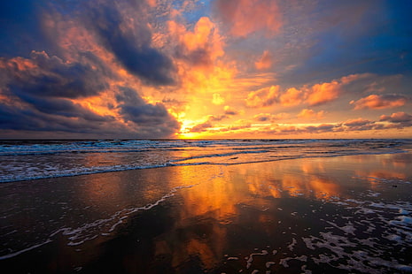 Solnedgång, himmel, hav, moln, sand, våt, spegel, reflektion, HD tapet HD wallpaper
