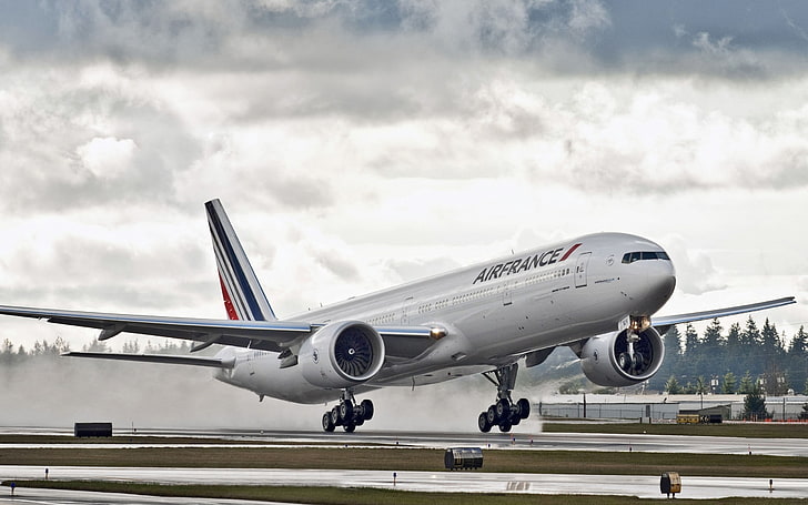Boeing 777 Plane, white Air France airplane, Aircrafts / Planes, Boeing, white, plane, aircraft, background, HD wallpaper