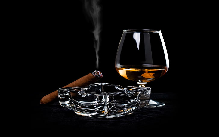 klares Weinglas, Zigarre, Alkohol, Alkohol, HD-Hintergrundbild