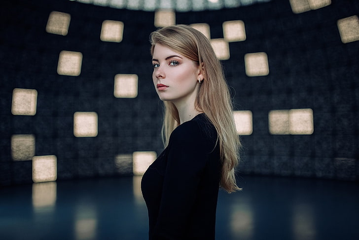 camisa preta de mangas compridas feminina, loira, Irina Popova, modelo, olhando para o espectador, mulheres, cabelos longos, HD papel de parede