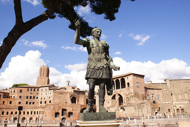 Бетонный памятник древнему солдату, рим, цезарь, памятник, город, италия, HD обои