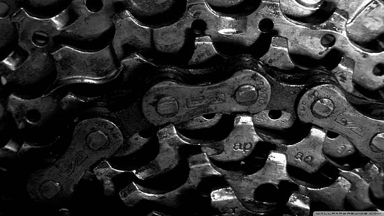 roda dentada de bicicleta cinza, corrente de aço cinza, monocromático, fundo preto, correntes, bicicleta, corrente de bicicleta, engrenagens, máquina, sujeira, HD papel de parede HD wallpaper