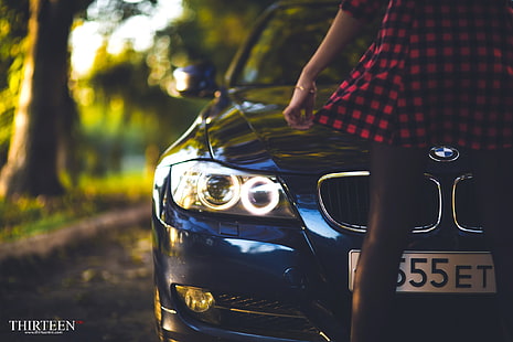 niebieski BMW E90 sedan, maszyna, auto, dziewczyna, BMW, fotograf, nogi, fotografia, Trzynastka, Tapety HD HD wallpaper