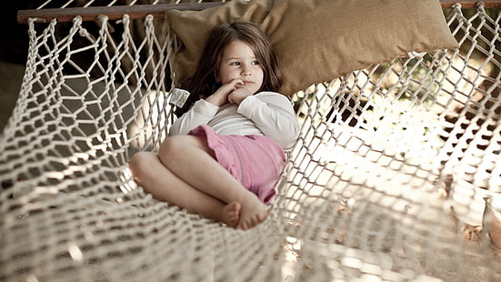 gadis kecil, tempat tidur gantung, anak-anak, berambut cokelat, santai, Wallpaper HD HD wallpaper