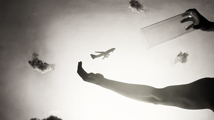 BW Abstract Airplane Plane HD, перспективная фотография в оттенках серого человека, держащего стеклянный ловящий самолет, аннотация, цифровые изображения / художественные работы, черно-белый, самолет, самолет, HD обои