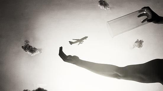 BW Abstract Airplane Plane HD, перспективная фотография в оттенках серого человека, держащего стеклянный ловящий самолет, аннотация, цифровые изображения / художественные работы, черно-белый, самолет, самолет, HD обои HD wallpaper