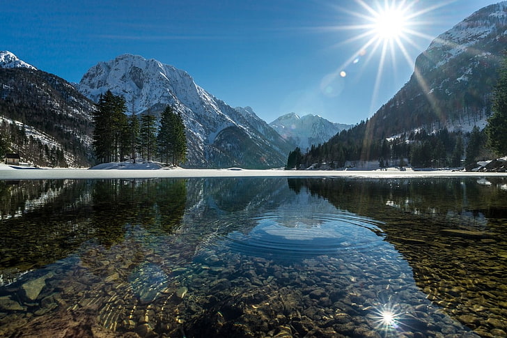 ทะเลสาบ, ป่า, ภูเขา, น้ำ, ยอดเขาที่เต็มไปด้วยหิมะ, แสงแดด, ธรรมชาติ, ภูมิทัศน์, วอลล์เปเปอร์ HD