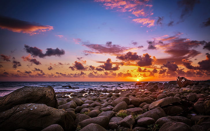 Last Sun Rays Above The Horizon Sea Coast Rocks With Rocks And Stones Red Sky And Dark Clouds Hd Wallpapers For Desktop 1920×1200, HD wallpaper
