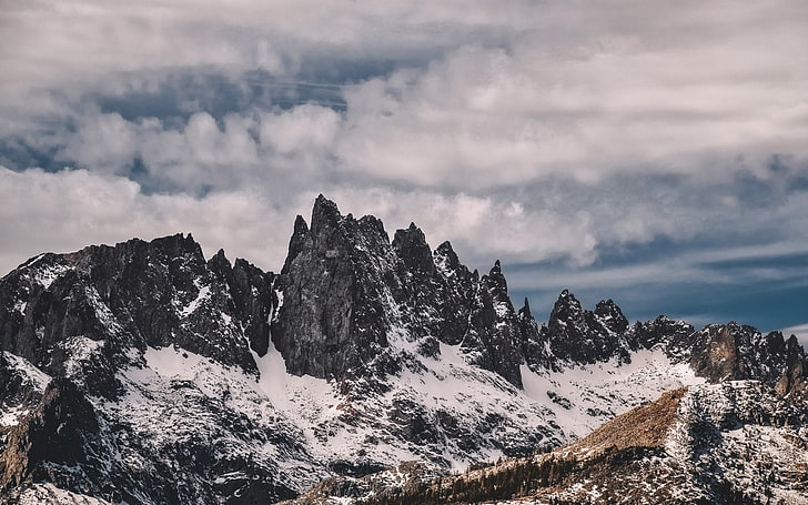 chaînes de montagnes grises et blanches, ciel, nature, paysage, montagnes, Fond d'écran HD