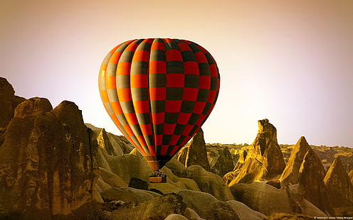 Cappadocia Hot Air Balloon-Windows 10 HD Wallpaper, röd och svart rutig varmluftsballong, HD tapet HD wallpaper